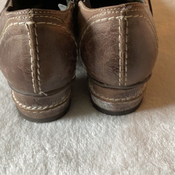 Virus Brown t8 distressed leather - Picture 2 of 13